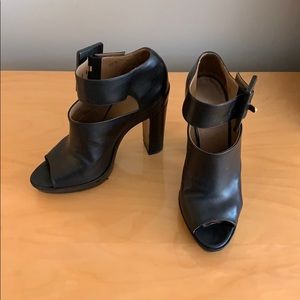 Hermès black sandal heels size 38